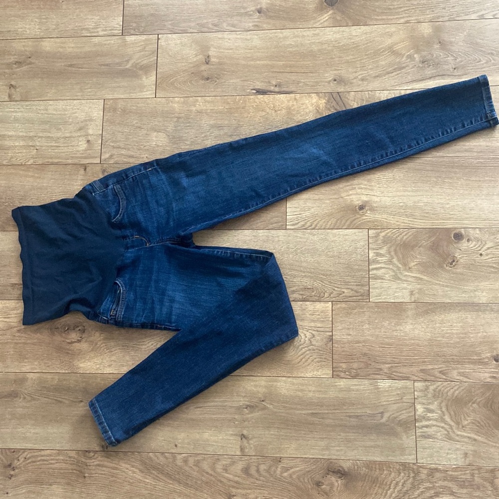 Joe’s “The Icon” mid-rise skinny ankle maternity jeans. Dark wash.